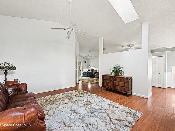 5th image of 6682 Fawn Ridge Dr