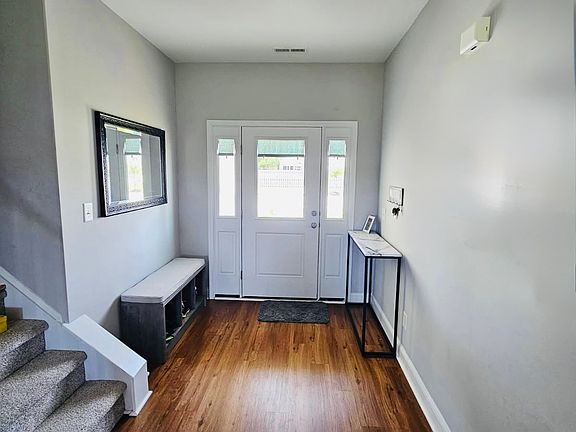 Roomy entry