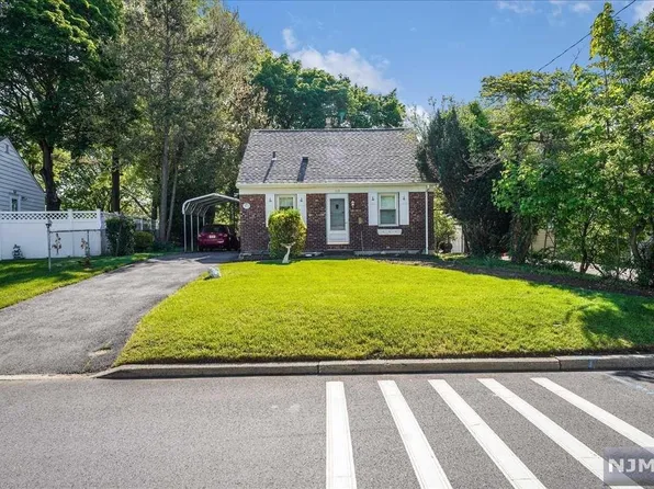 113 Bedford Rd, Dumont, NJ 07628