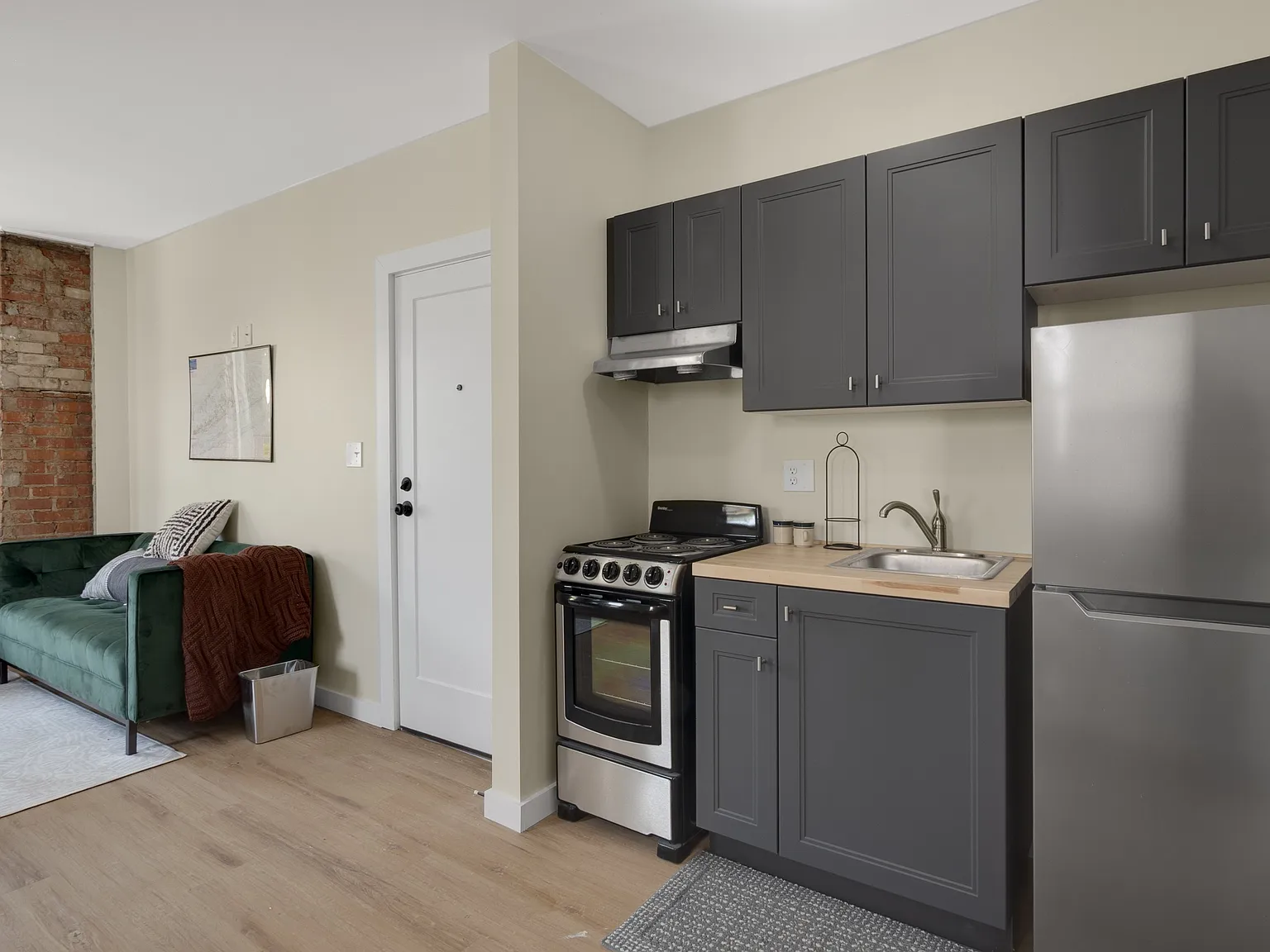 1 bed, $895 — Photo 3