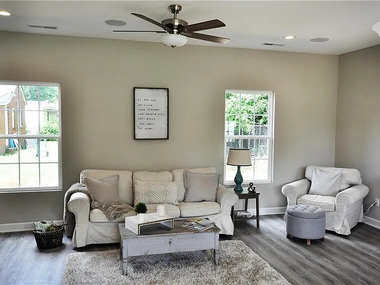 213 Kilby Ave — Photo 3