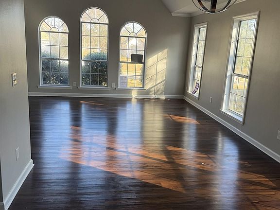 5th image of 205 Lees Cv