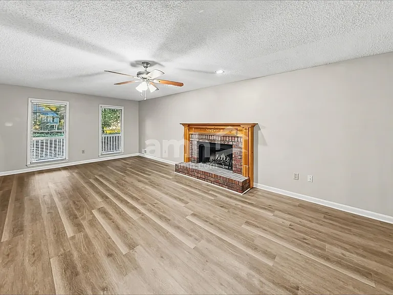48 Cambridge Ct — Photo 7