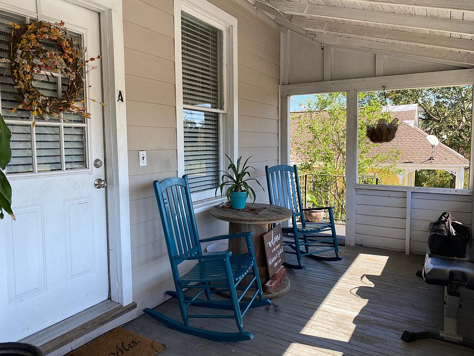 Upstairs Patio Area