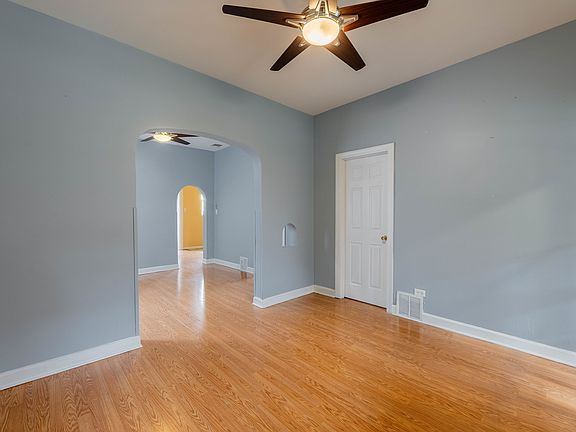 4th image of 3525 S 52nd Ct