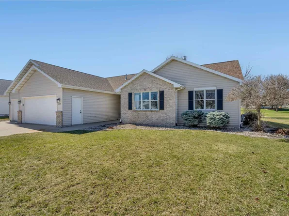 N1193 Redwing Dr, Greenville, WI 54942