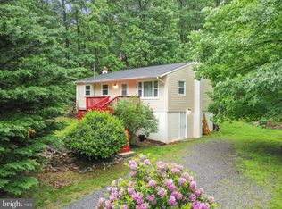 738 Johnnycake Ln, Harpers Ferry, WV 25425