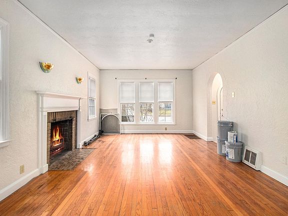 4th image of 801 W Angela Blvd