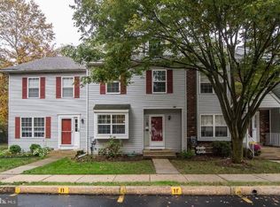 11 Dana Ct, Upper Chichester, PA 19014