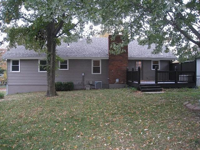 9609 N Charlotte St — Photo 22