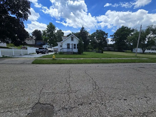 174 Yonker St, Barberton, OH 44203