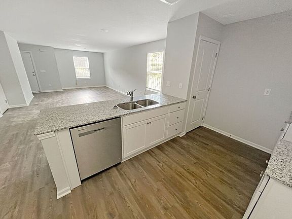3rd image of 4134 Garfield Ave