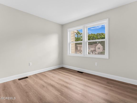 5th image of 107 Tavistock Dr