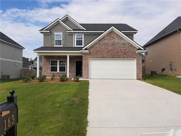 163 Red Oak Pl, Smiths Station, AL 36877