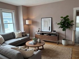 5 Lucian St, Worcester, MA