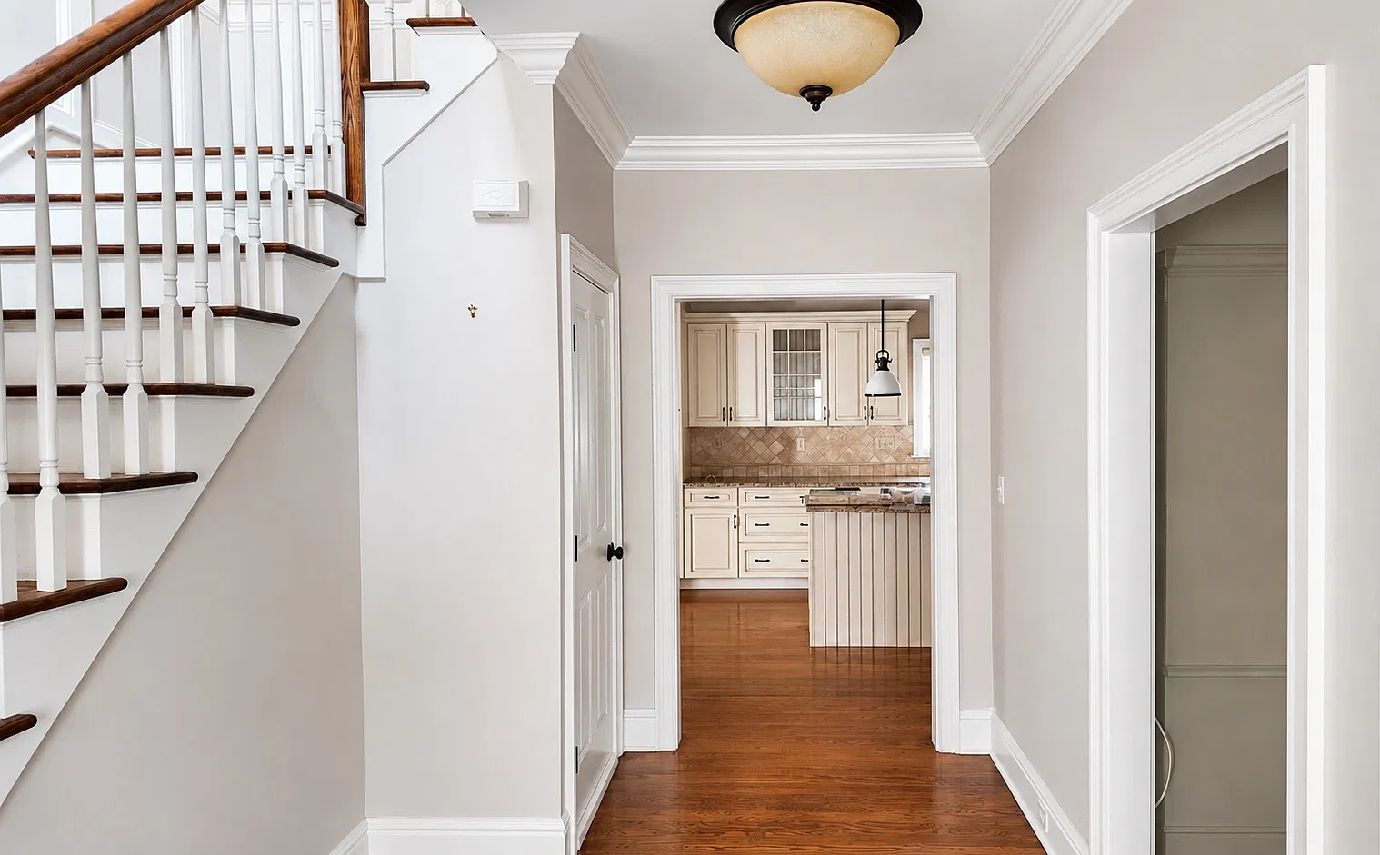 3 bed, 1848 sqft, $5,000 — Photo 2