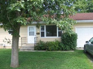619 E 2nd St, Sandwich, IL 60548