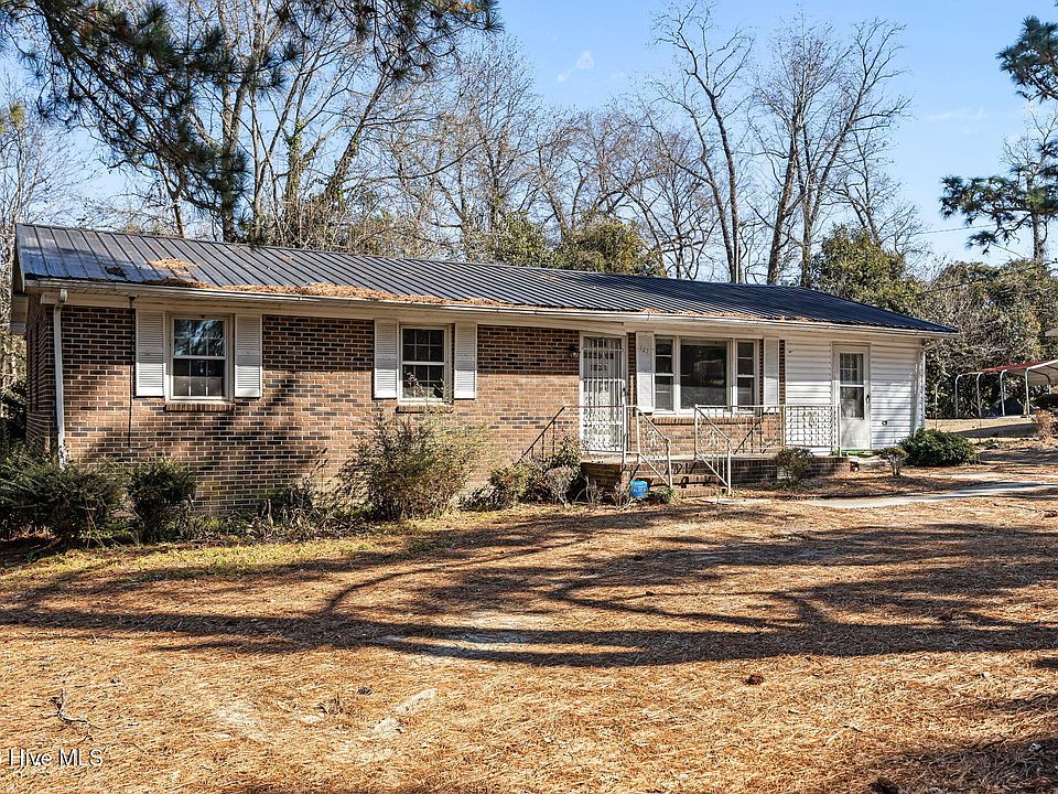 1st image of 322 Pineshoal Drive
