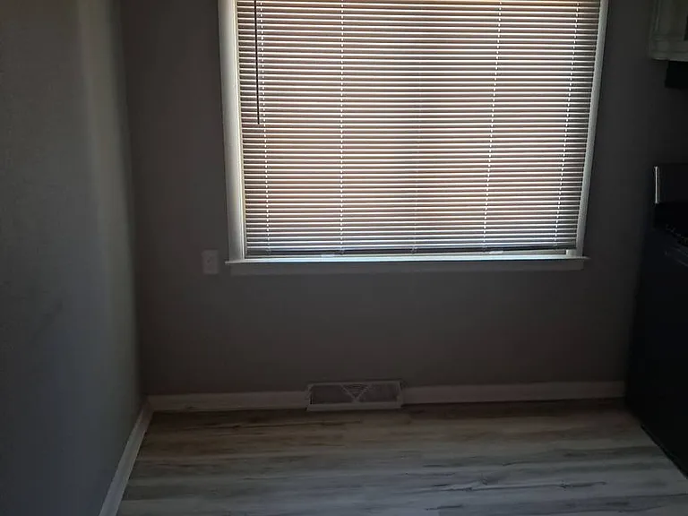 7900 W Potomac Ave — Photo 18