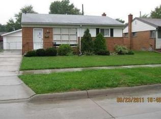 31711 Brookwood St, Saint Clair Shores, MI 48082