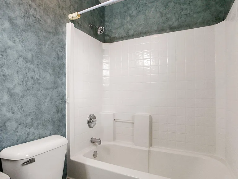 2115 Walberg Dr — Photo 43