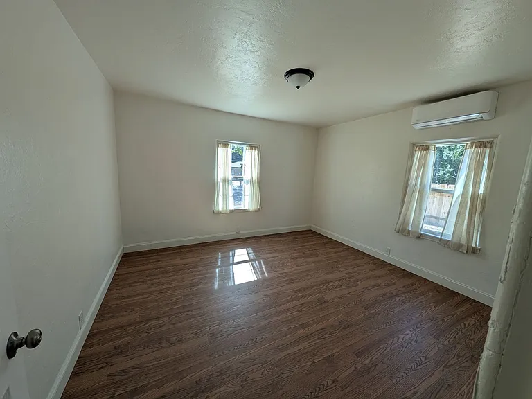 604 Loma St — Photo 14