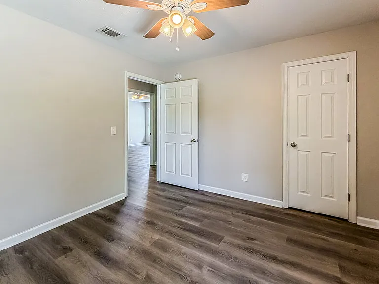 1202 Elisha Ct — Photo 14