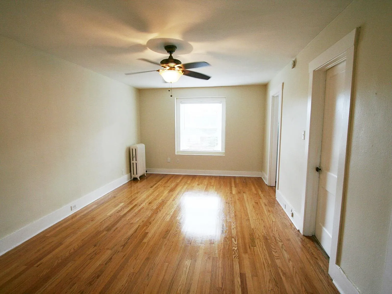Studio, 425 sqft, $1,095 — Photo 3
