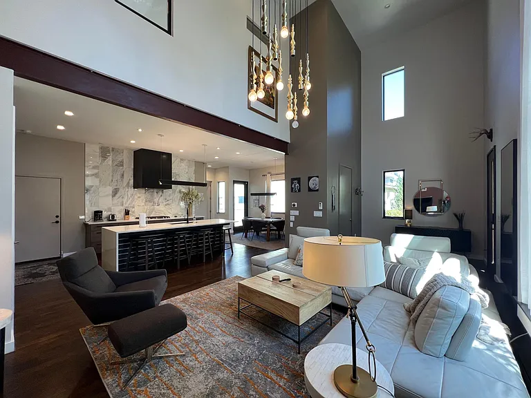 504 Morgan St NE — Photo 4