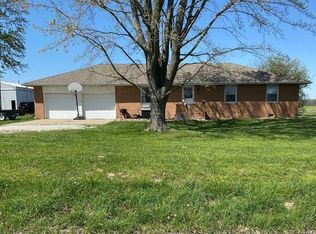 14155 E 1000th Rd, Marshall, IL 62441
