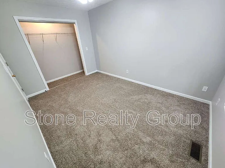 4874 Pine Ridge Ct — Photo 4