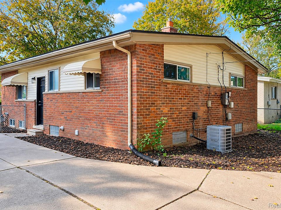 8723 Clippert St, photo 2