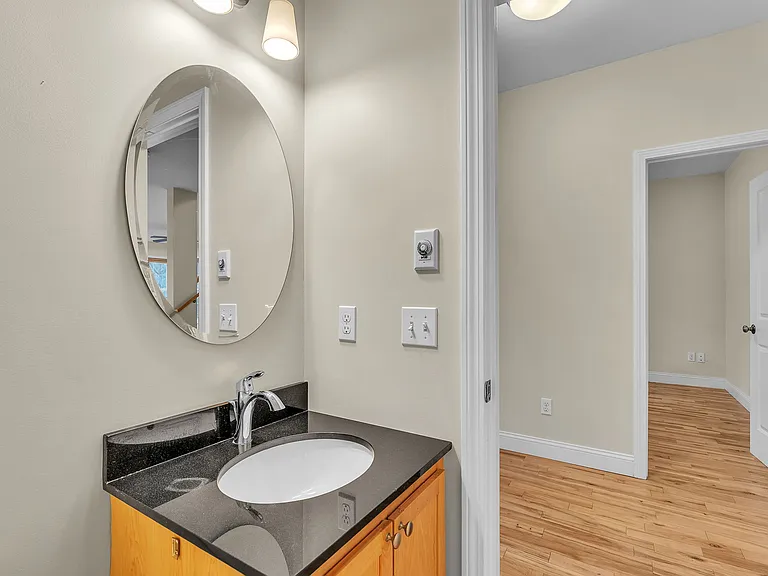366 Colchester Ave — Photo 22