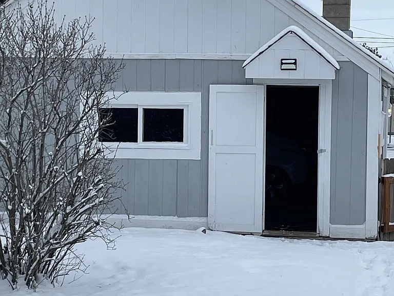 708 N Hogan St — Photo 5