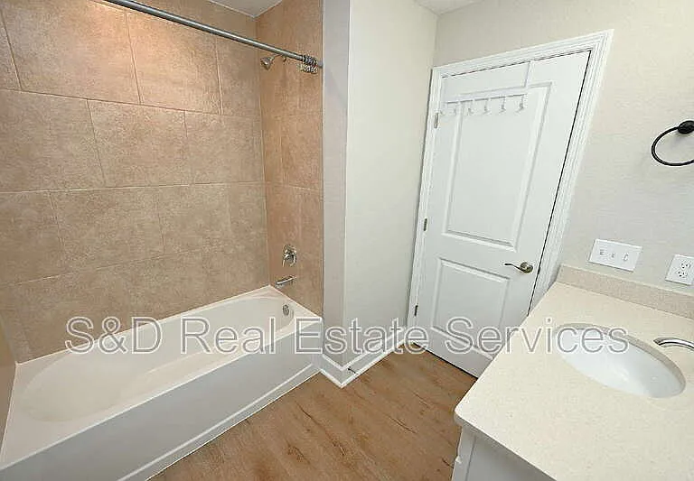 4435 Lake Hancock Rd — Photo 23