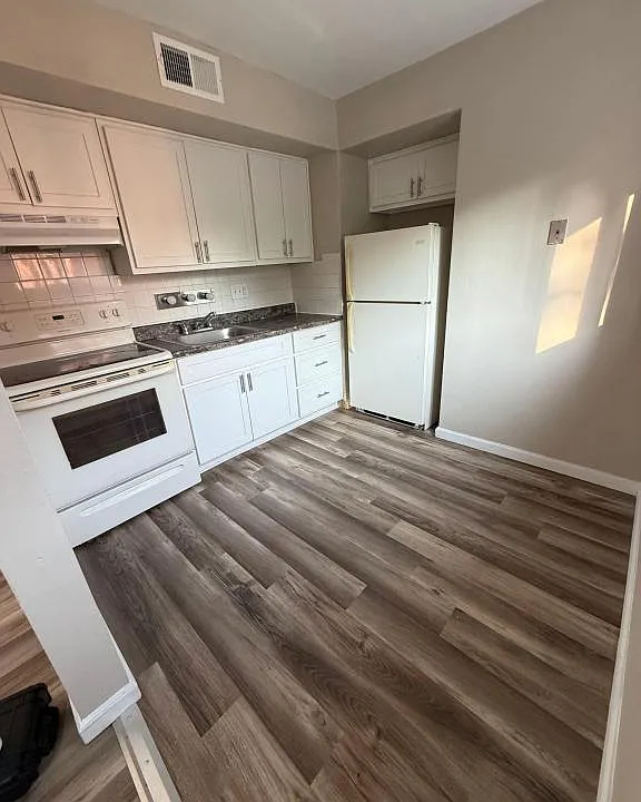 6327 S Grand Blvd #1G