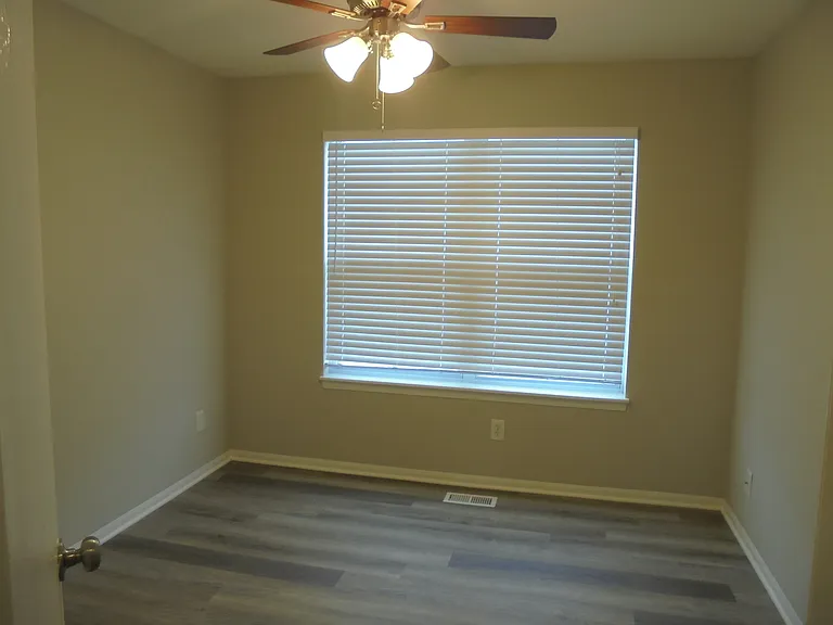 1847 Grandview Pl — Photo 24