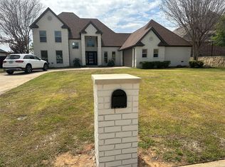 57 Meadowbrook Ln, Roanoke, TX 76262
