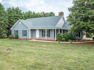 411 Doe Ridge Dr, Cleveland, NC 27013