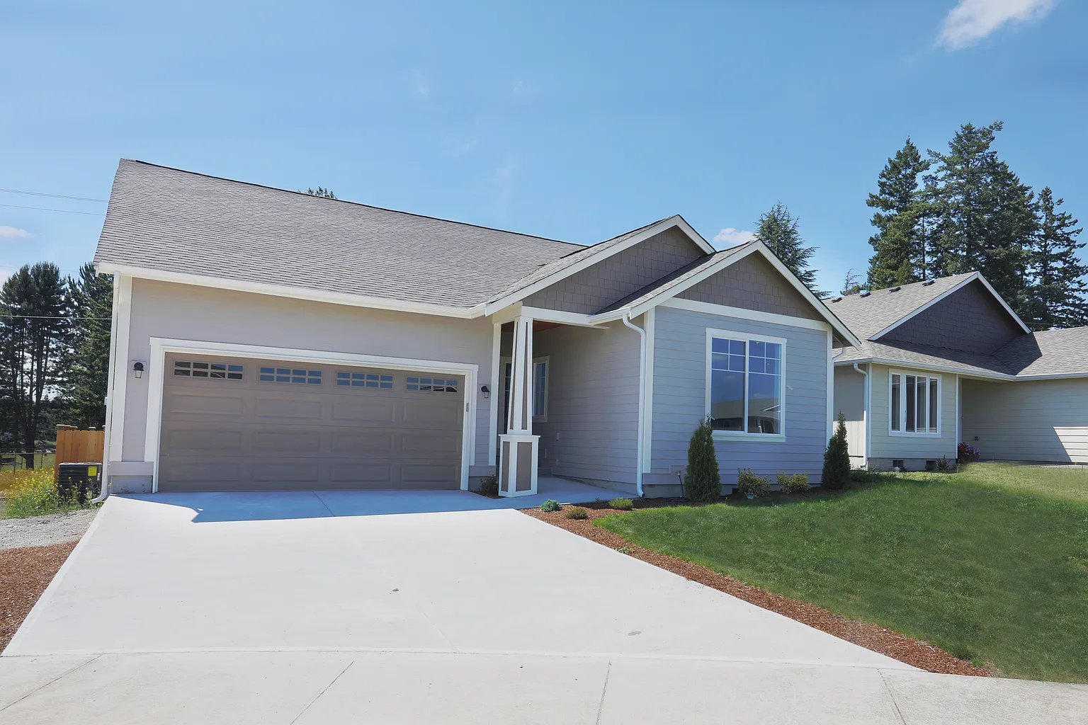 163 London Ln photo 1