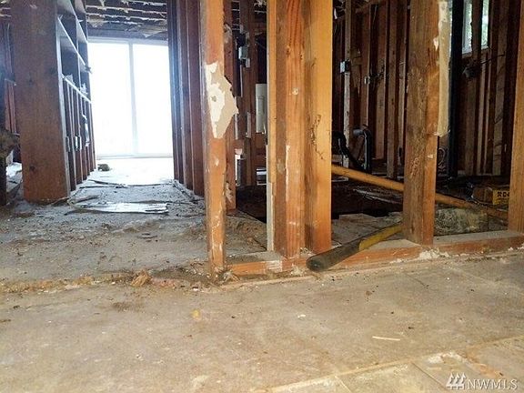 5th image of 195 Point Brown Ave SW