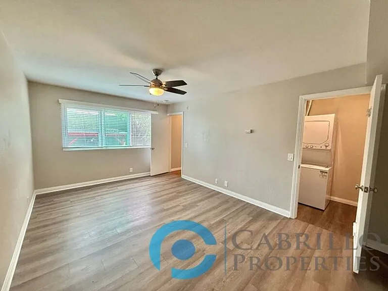 2731 A St #4 — Photo 8
