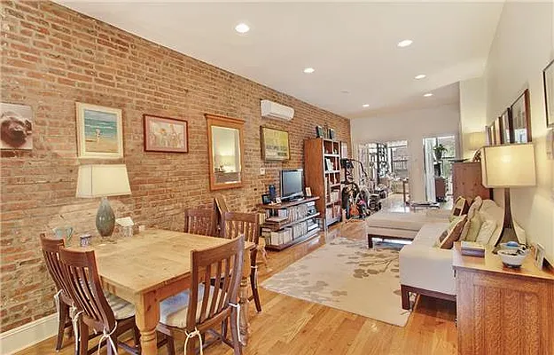 Rented by R New York | media 54