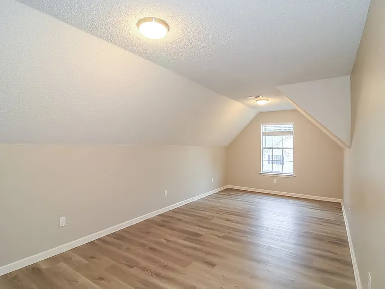 1205 Redbud Ct — Photo 14