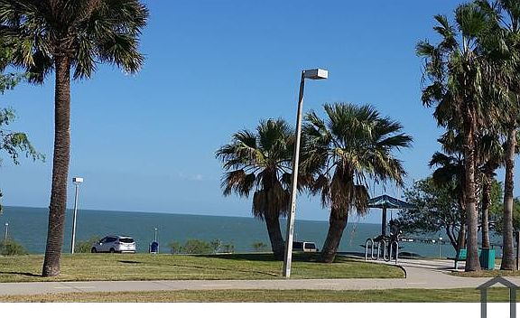 2nd image of 1521 Ocean Dr #5
