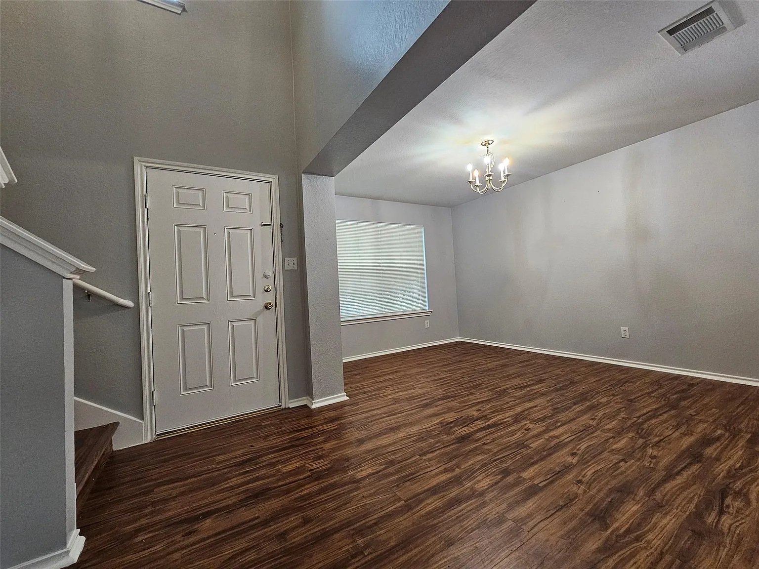 4 bed, 2.5 bath, 2101 sqft, $1,925 — Photo 4