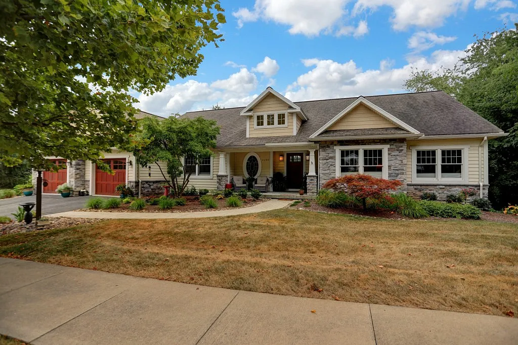 2280 Red Oak Ln photo 1