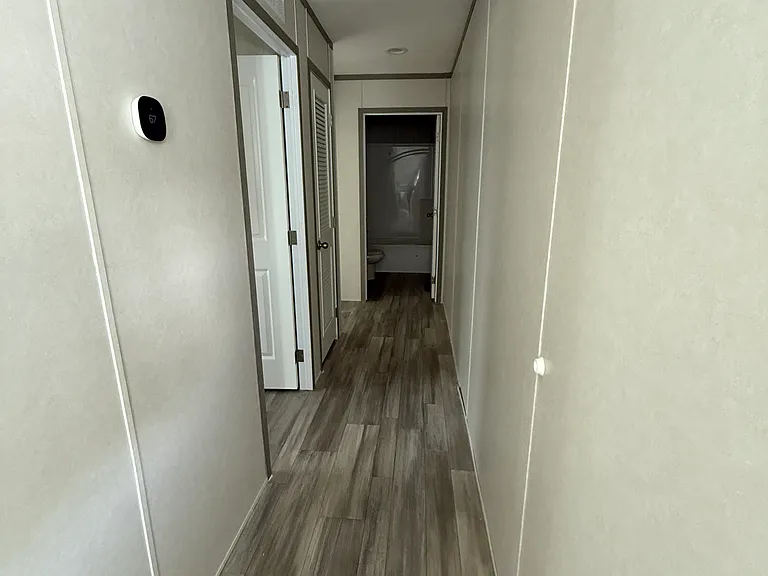 605 Larimore Cir — Photo 21