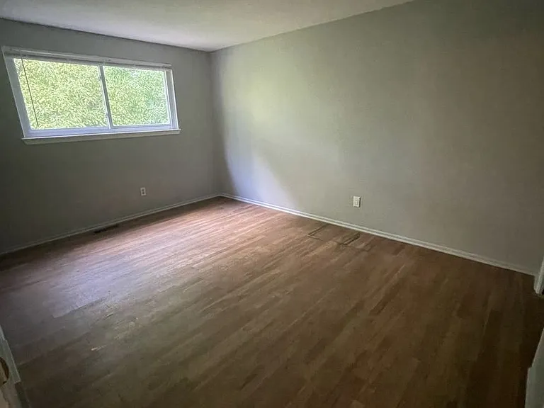 2163 Yorktown Dr — Photo 35