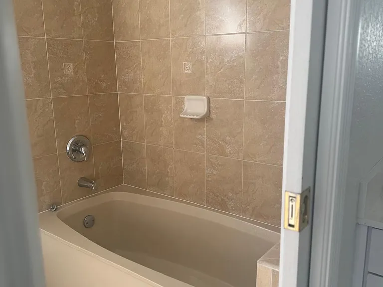 184 Eureka Dr — Photo 16